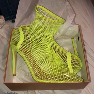 Neon mesh heels